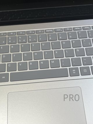 Notebook Microsoft Studio 2