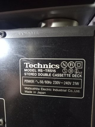 Equipo de música Technics con plato