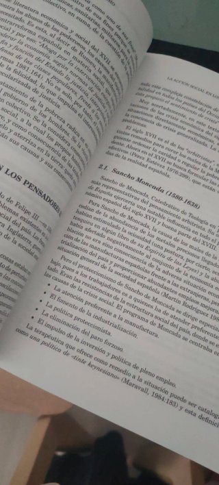 Libro trabajo social UNED 1° Fundamentos de S. S