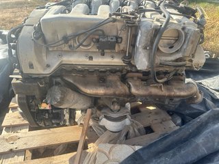 Motor Mercedes V12