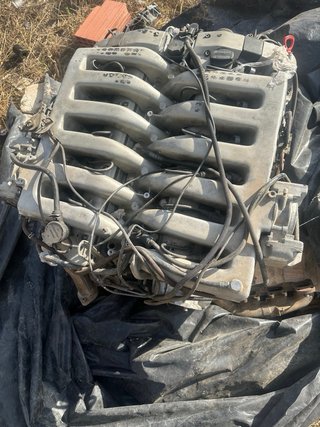 Motor Mercedes V12
