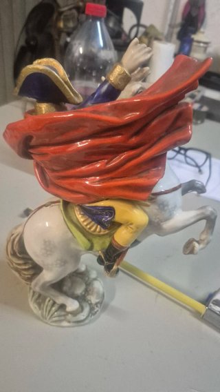 Figura Salvador Mallol Manises Porcelana
