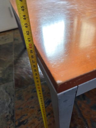 Tavolino da salotto / Tavolo quadrato in legno