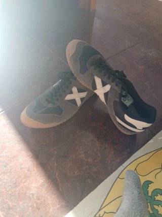 Zapatillas Munich grises y blancas