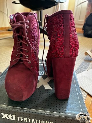 Botines de tacón con encaje