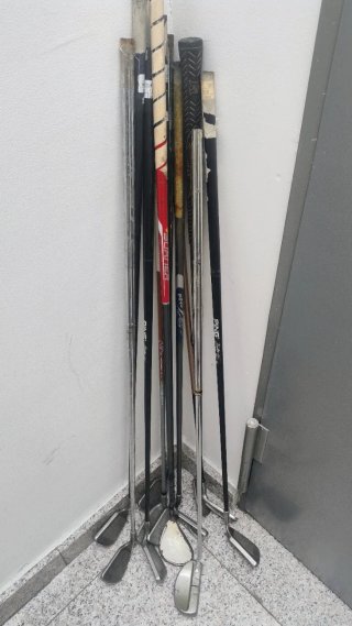Palos de golf y bolsa