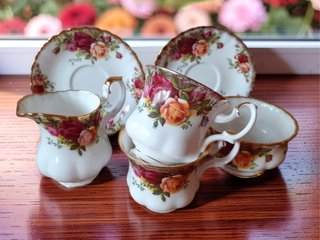 Set café 2p Vajilla Royal Albert Old Country Roses