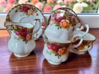 Set café 2p Vajilla Royal Albert Old Country Roses