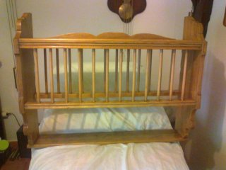 Estantería de madera rústica