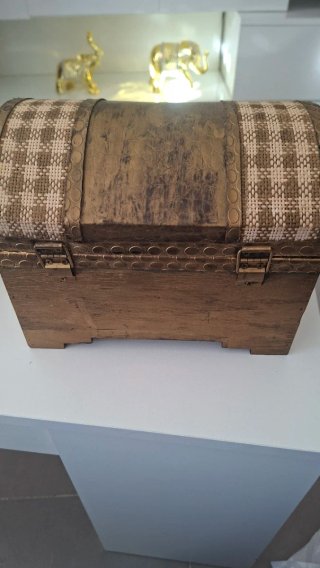 Cofre decorativo madera y metal