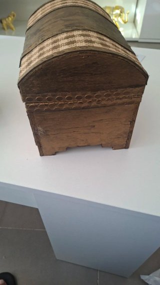 Cofre decorativo madera y metal