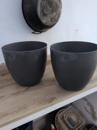 2 Maceteros Plástico Gris