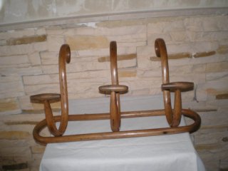 Perchero de madera antiguo