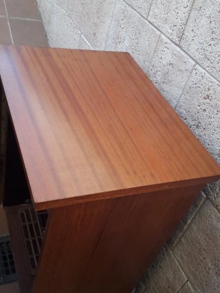 Mueble para máquina de coser de madera