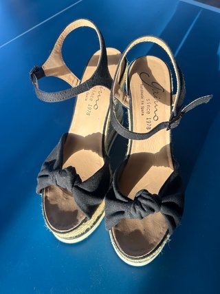 Sandalias cuña Gaimo negras