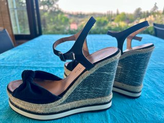 Sandalias cuña Gaimo negras