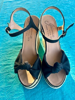 Sandalias cuña Gaimo negras