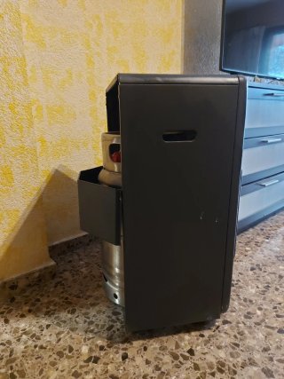 Estufa de gas gris oscuro