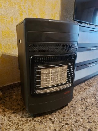 Estufa de gas gris oscuro