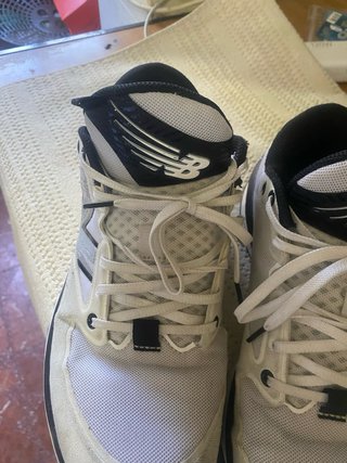 Zapatillas New Balance Gris y Blanco