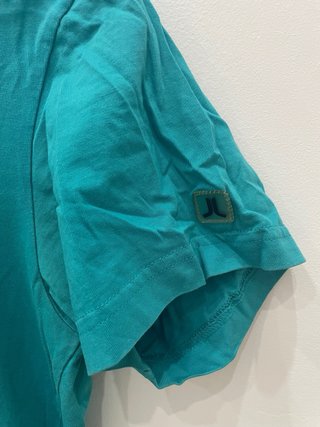 Camiseta verde con logo