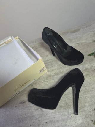 Scarpe con tacco Alesya nere taglia 36