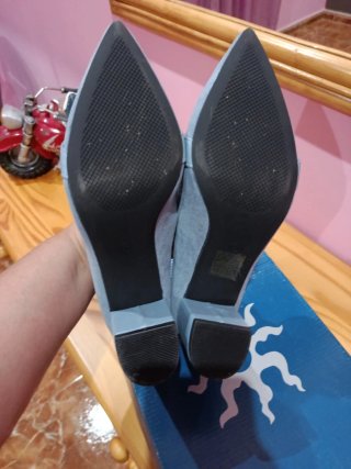 Zapatos de tacón azul grisáceo