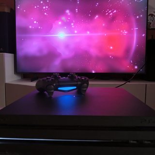 PS4 Pro 1TB Rigenerata + 3 Controller e Kit XL