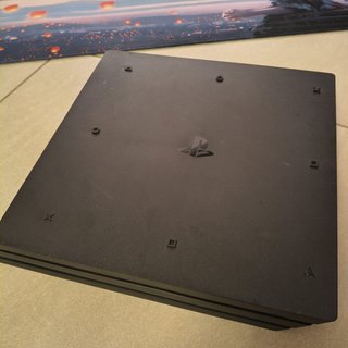 PS4 Pro 1TB Rigenerata + 3 Controller e Kit XL