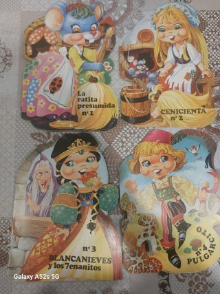Lote de 60 antiguos cuentos troquelados