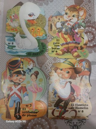 Lote de 60 antiguos cuentos troquelados