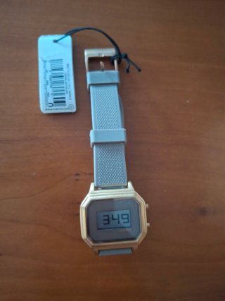 Reloj Parfois dorado y gris sin estrenar