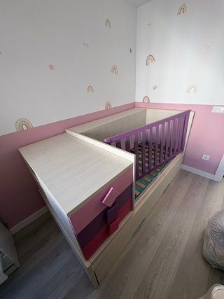 Cuna infantil de madera