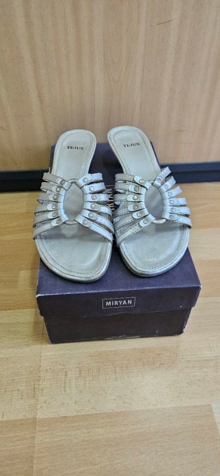 Sandalias Miryan Talla 39 Plata