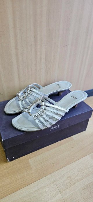 Sandalias Miryan Talla 39 Plata