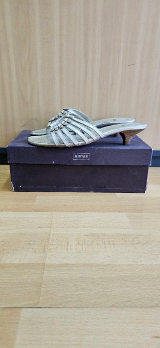 Sandalias Miryan Talla 39 Plata