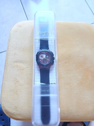 Orologio Swatch Rosso e Nero