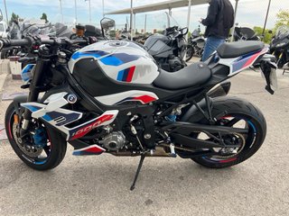 BMW M1000R