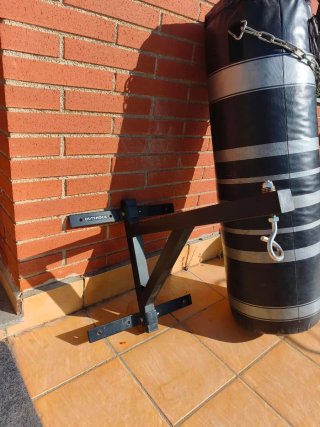 Soporte para saco de boxeo