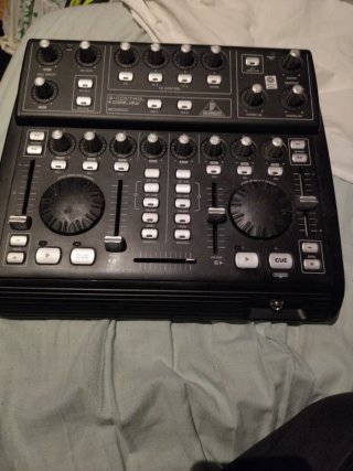 Mesa de mezclas Behringer BCD3000