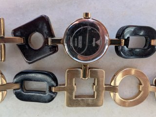 Reloj Guess Vintage Brazalete Leopardo y Negro