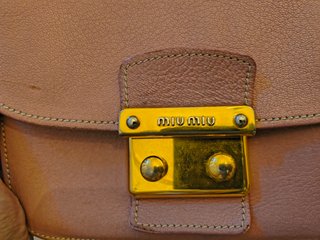 Borsetta Miu Miu pelle rosa con chiusura oro
