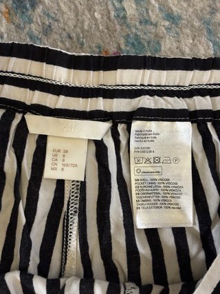 Pantaloncini H&M a righe bianche e nere