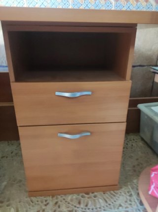 Escritorio de melamina marrón