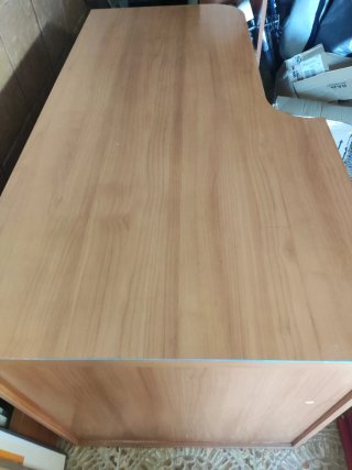 Escritorio de melamina marrón