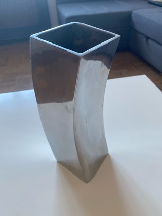 Jarrón alto decorativo plateado
