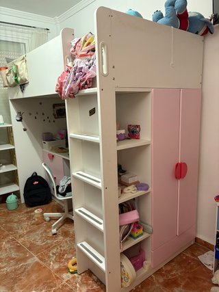 Cama alta con escritorio y armario Ikea