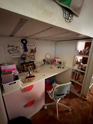 Cama alta con escritorio y armario Ikea