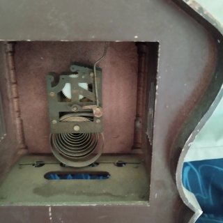 Reloj de pared a cuerda con llave no funciona