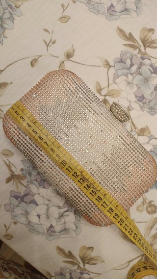 Pochette elegante con strass